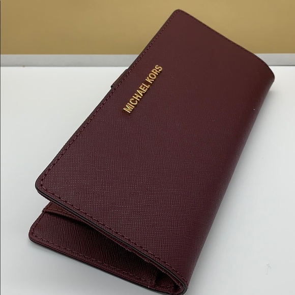 Michael Kors Jet Set Travel Md Flt Slm Bfld Merlot - Picture 16 of 16